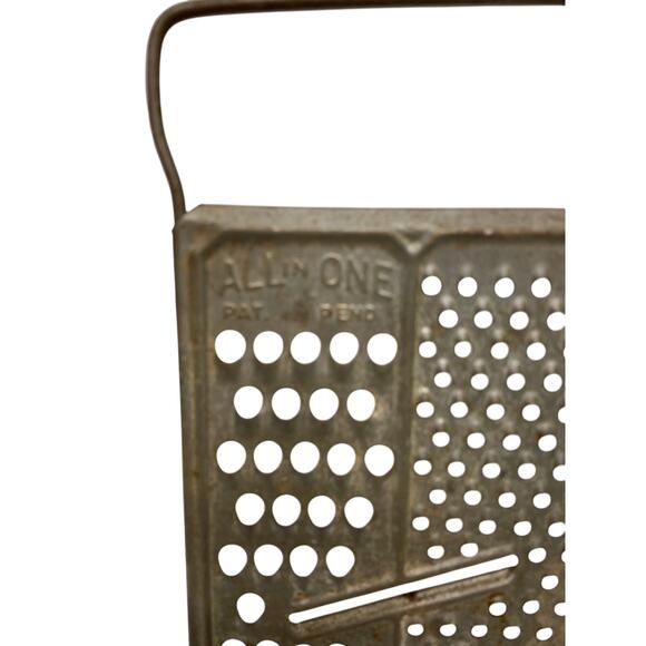 Vintage 1960s Bromco 4-Sided Metal Box Grater Slicer and All in One Shredder - Picture 6 of 8